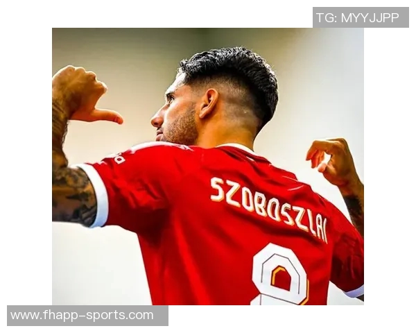 利物浦官方社交媒体发布海报庆祝索博斯洛伊和基耶萨生日快乐 利物浦官方社交媒体发布海报庆祝索博斯洛伊和基耶萨生日快乐