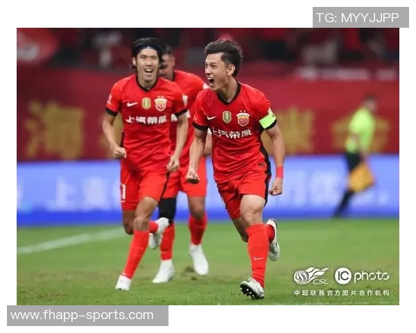 王燊超火力全开四球追平中超单季纪录天外流星般闪耀赛场