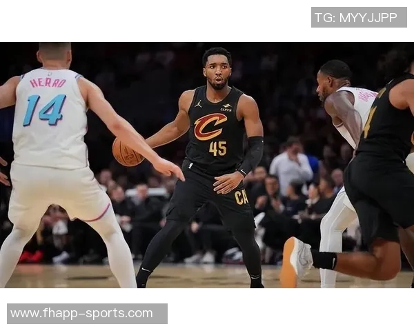 米切尔谈赛季初进攻失误对心理影响今日状态回暖防守表现出色